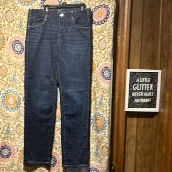 Women’s Time and Tru size (4-6)s mid rise straight - Picture 1 of 4